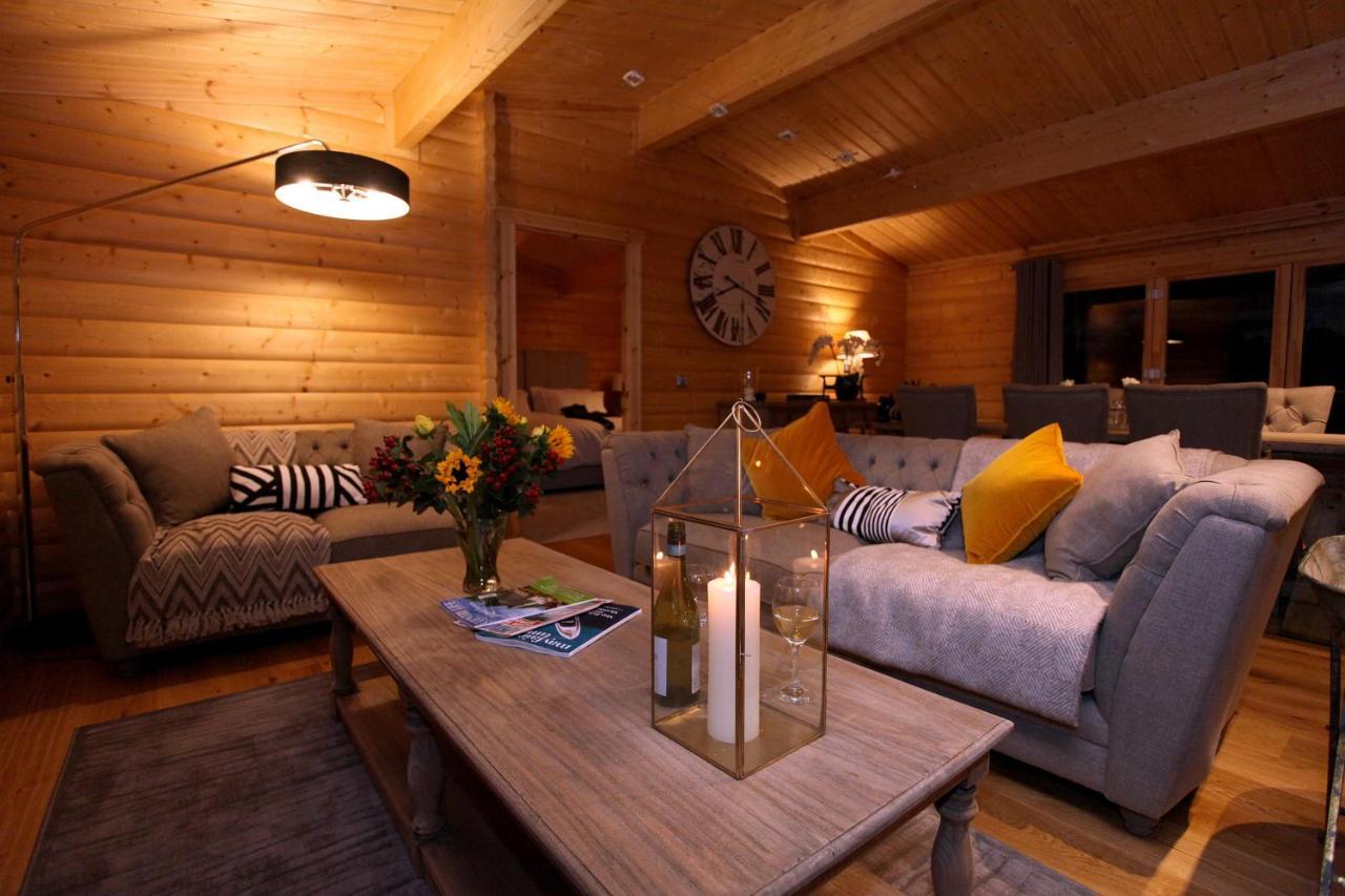 Cambridgeshire Lakes - Luxury Lodges In A Stunning Lake Location Gamlingay Екстер'єр фото