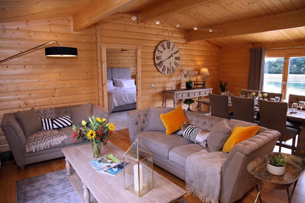 Cambridgeshire Lakes - Luxury Lodges In A Stunning Lake Location Gamlingay Екстер'єр фото