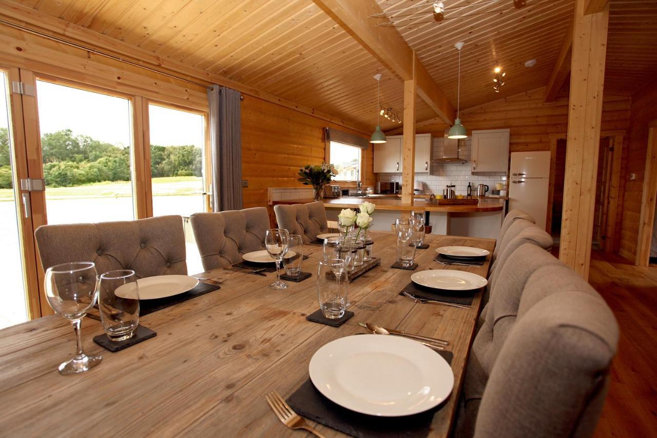 Cambridgeshire Lakes - Luxury Lodges In A Stunning Lake Location Gamlingay Екстер'єр фото