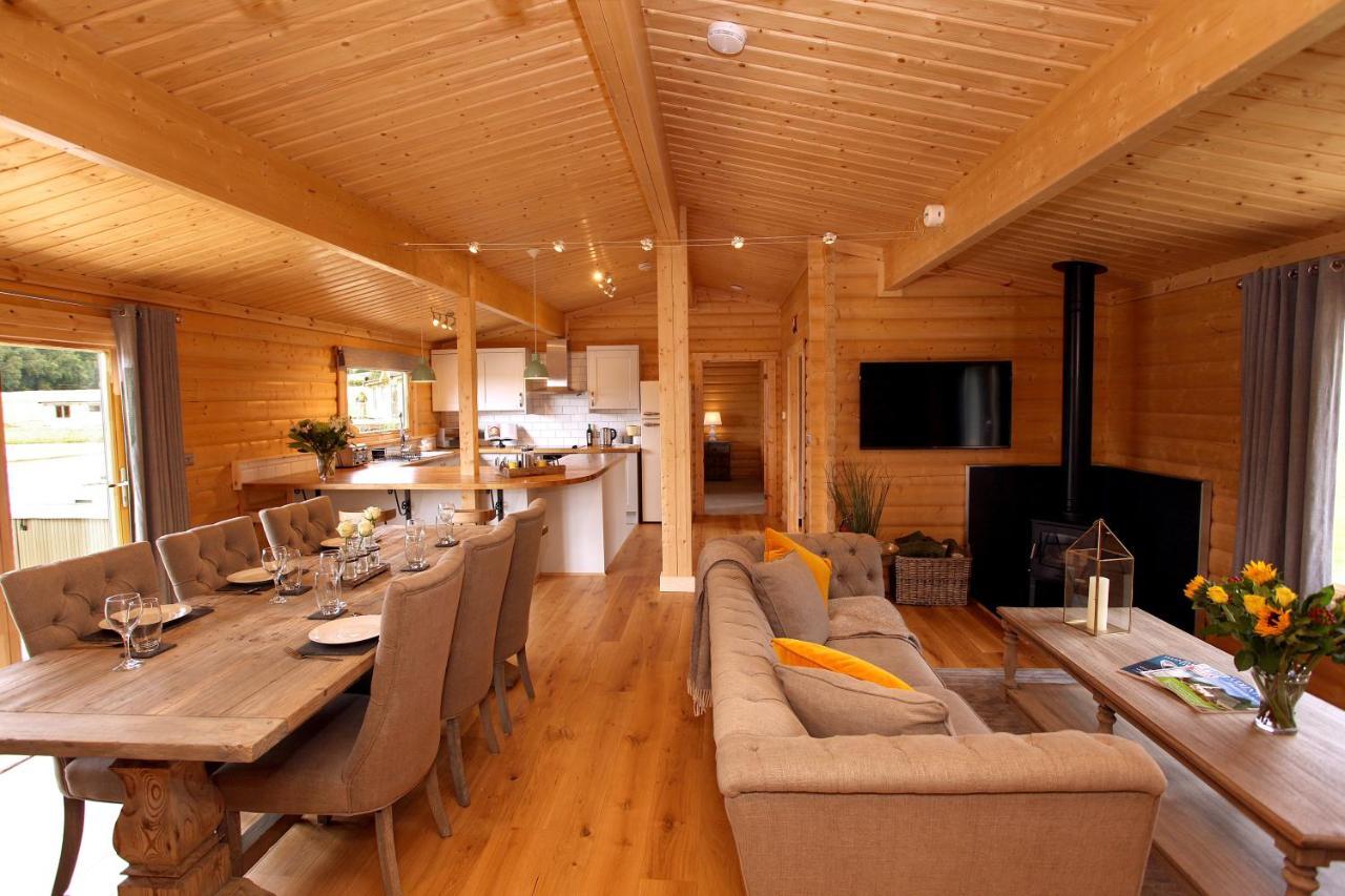 Cambridgeshire Lakes - Luxury Lodges In A Stunning Lake Location Gamlingay Екстер'єр фото